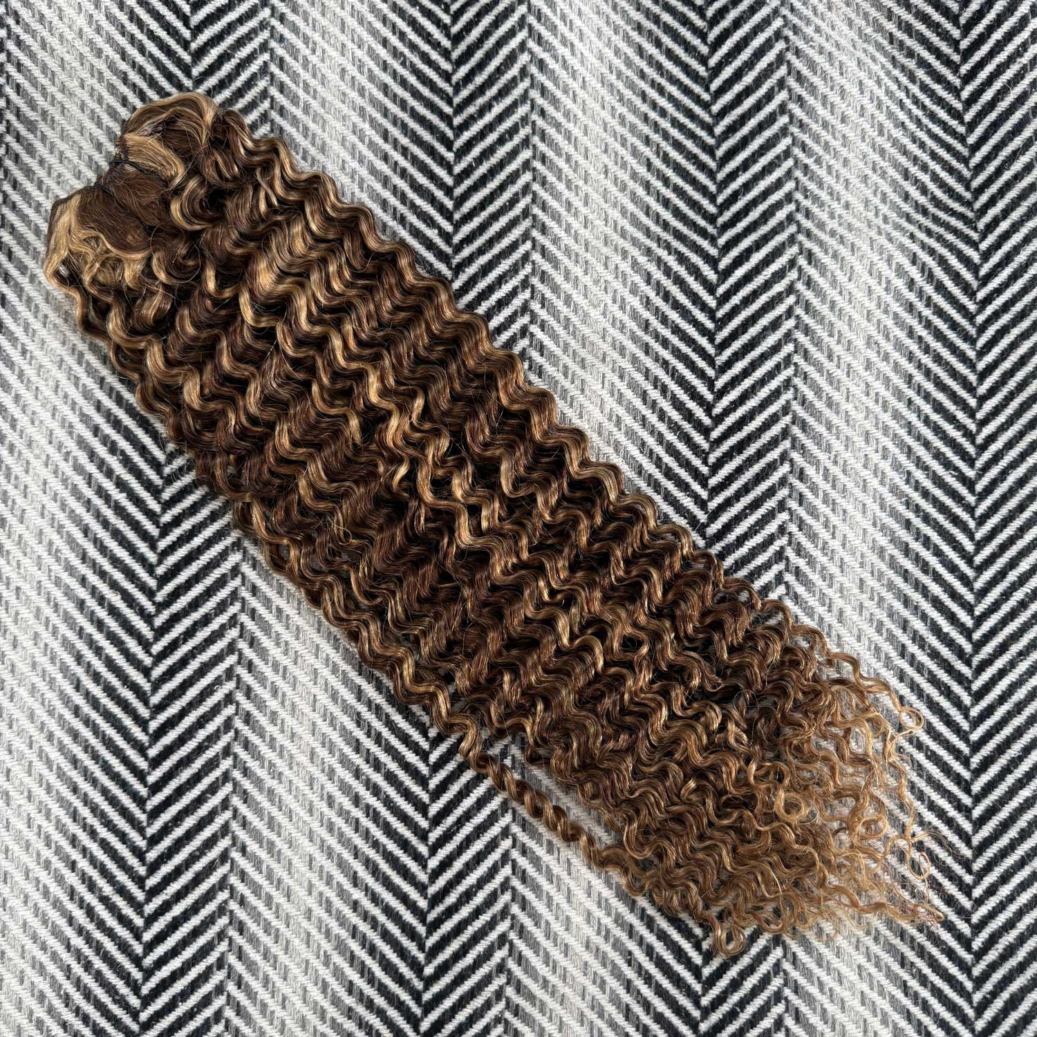 #4/27 chestnut and bronze blonde curly hair extensions