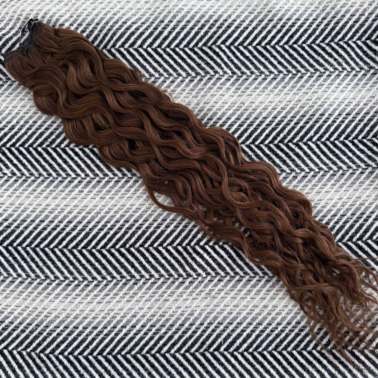 وصلات شعر مجعدة #4 بني كستنائي للبيع 70 جرام 17 بوصة