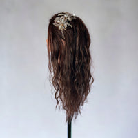 قطعة شعر العروسة مرصعة بأحجار الراين الذهبية