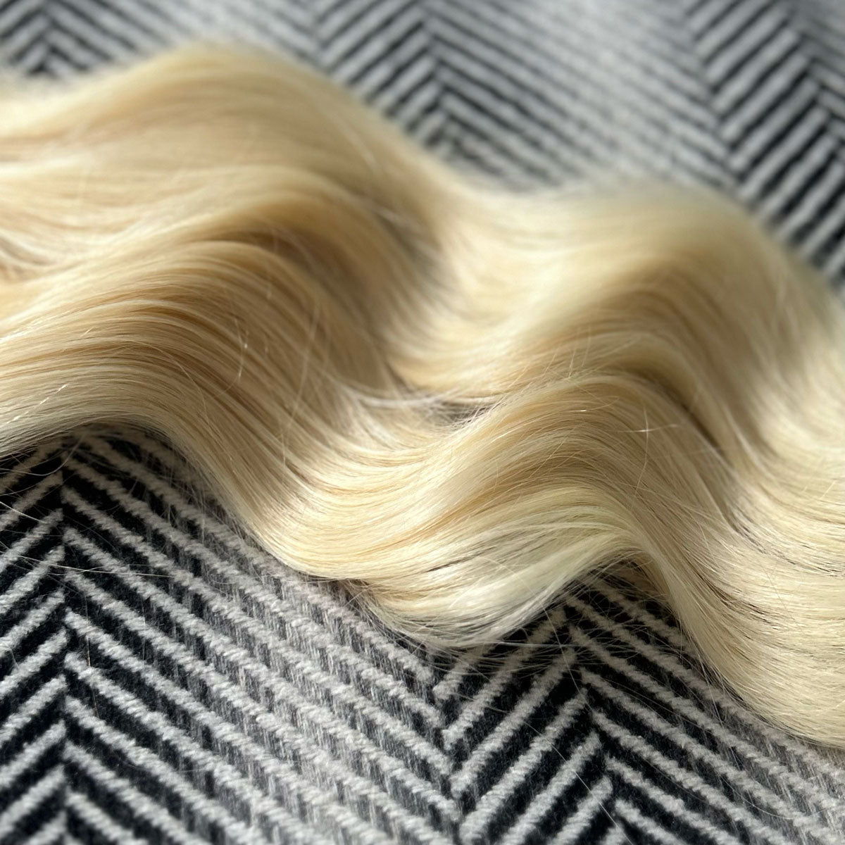 Clip In Hair Extensions 21"  #60 Platinum Blonde
