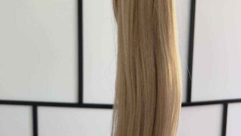 Flat Weft Hair Extensions - #51 Champagne Blonde 22"