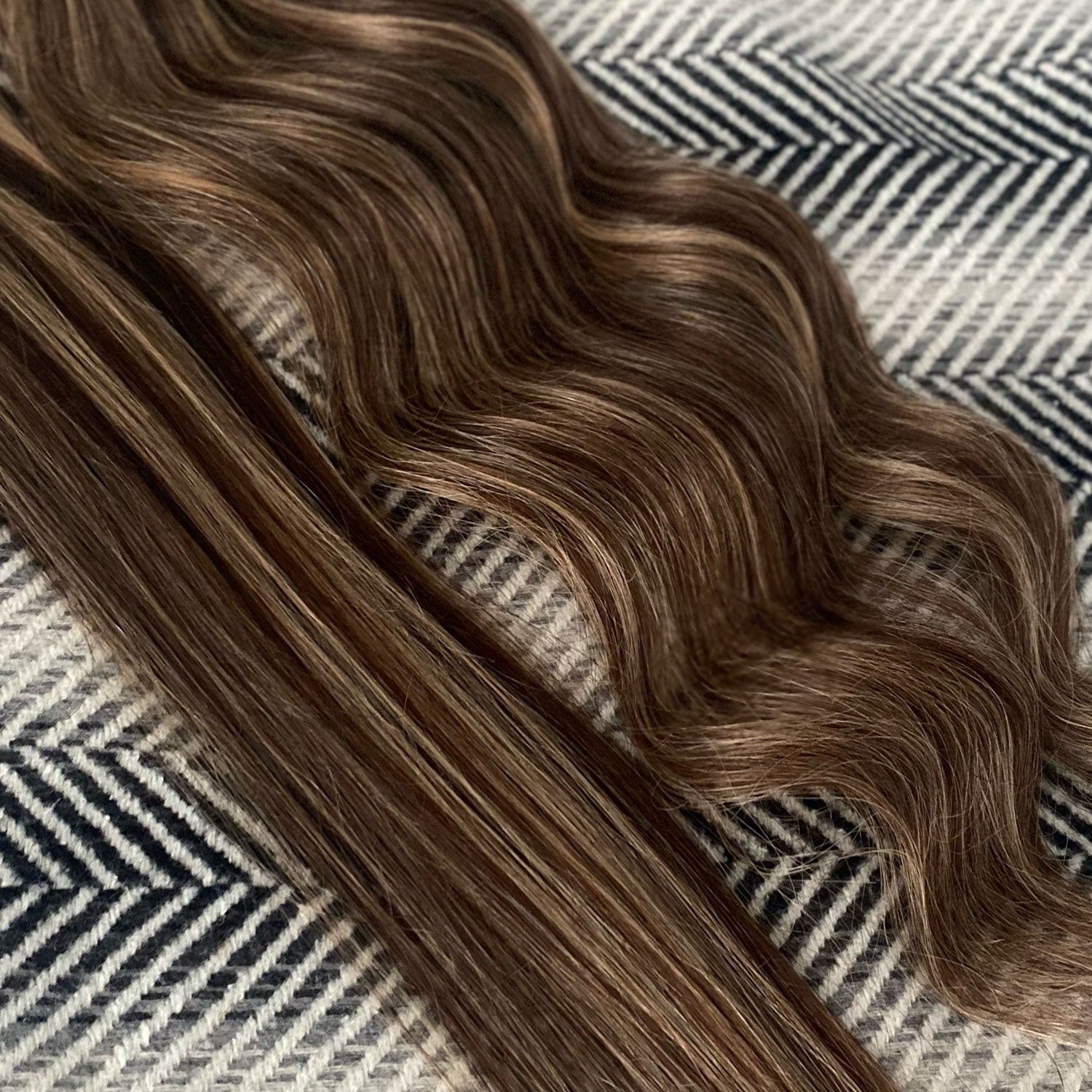 Weft Hair Extensions #2/16 Dark Brown & Natural Blonde Mix 17” 60 Grams